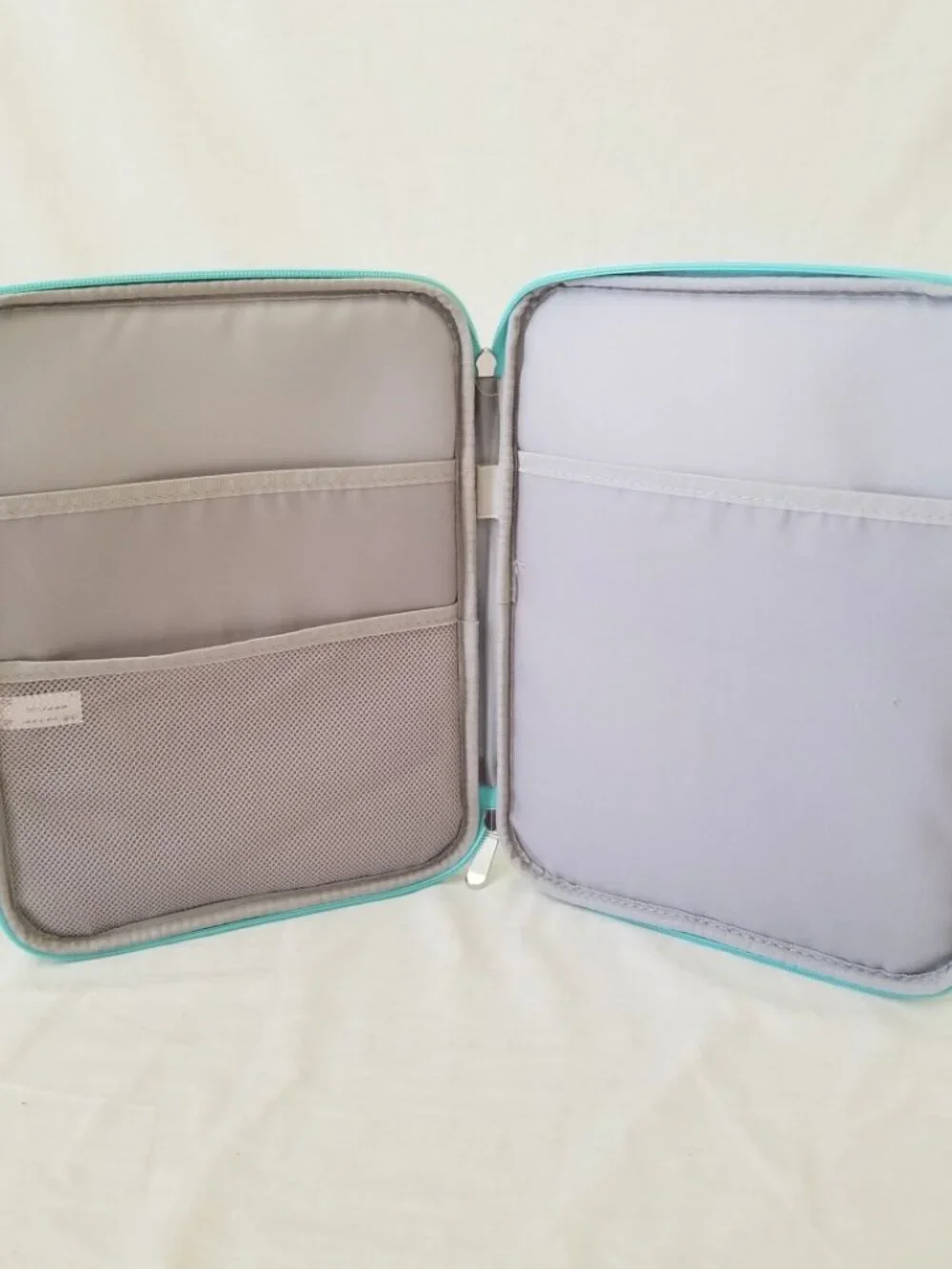 NWOT! Lightweight Padded Tablet/eReader Sleeve w/Turquoise Brushstroke Design
